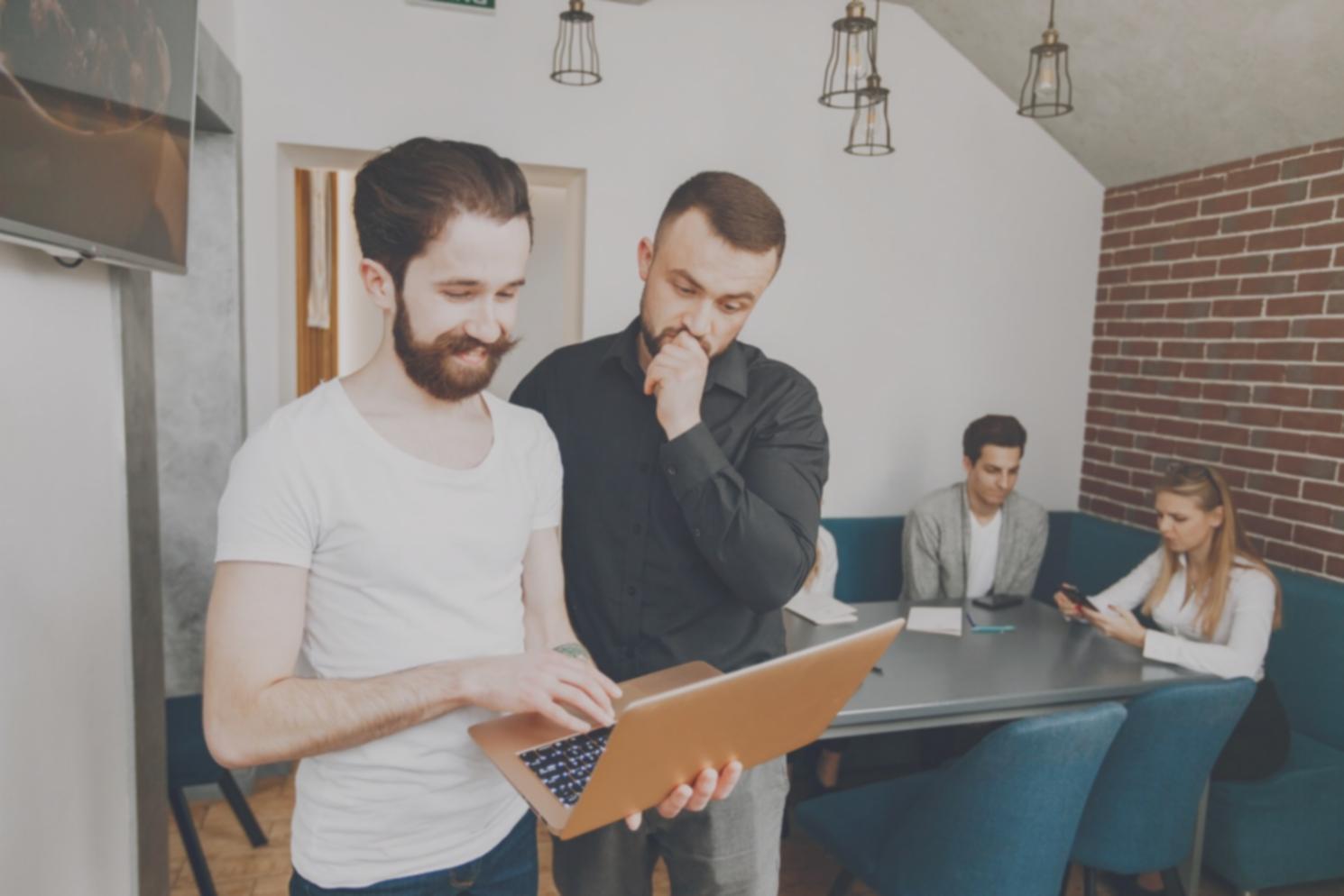 Revisión de proyecciones financieras